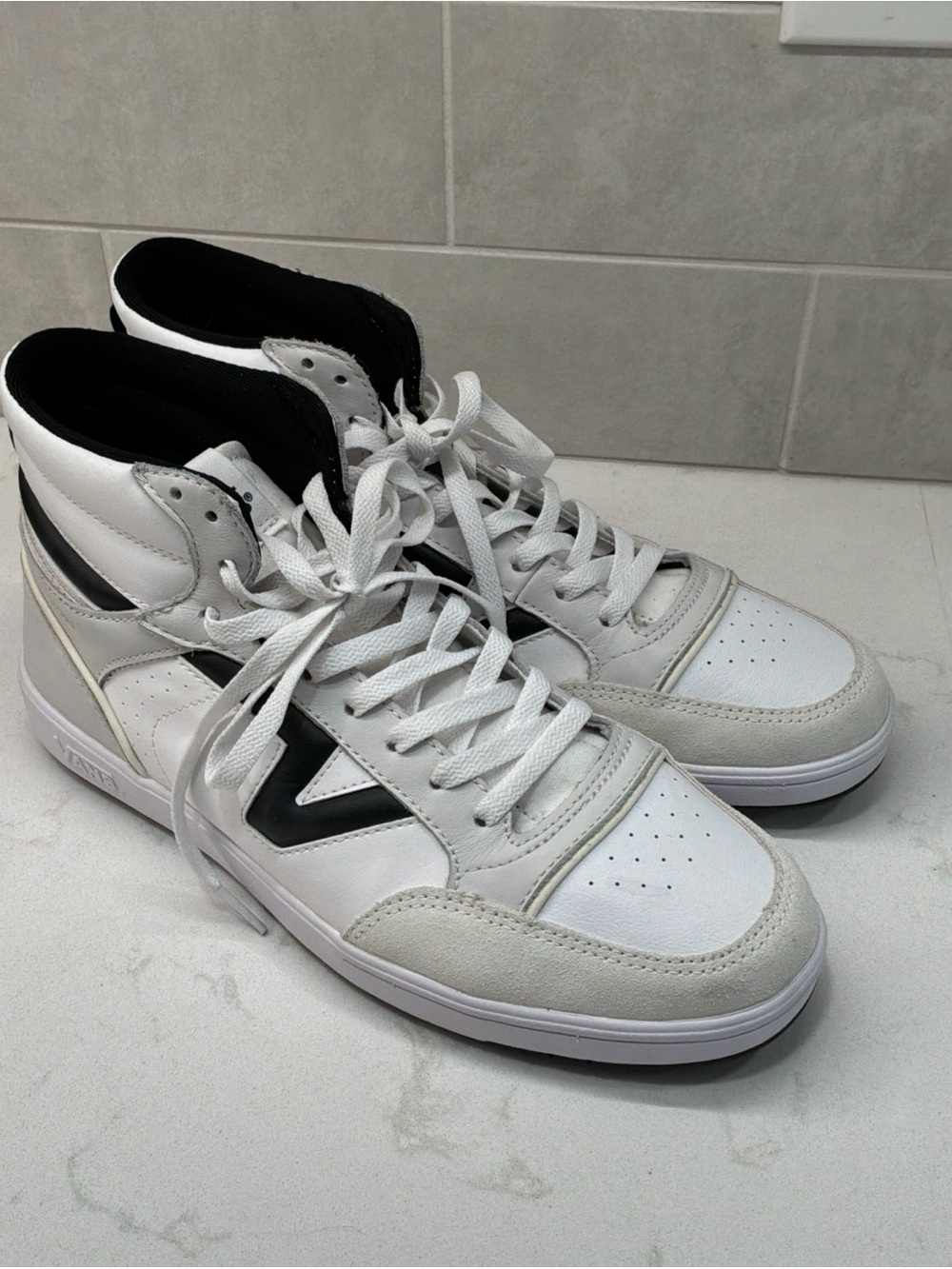 Vans Lowland Mid Serio CC JMP Sneakers White Black Mens 10.5 RARE 500383